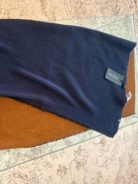 Fraas Reversible Knit Scarf in Navy & Rust Brown